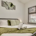 Tranquil 2Br I Pool I Gym I Parking I Workspace