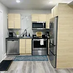 Brand New Cozy 1B1B Near Downtown Free Parking