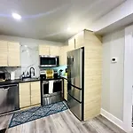 Brand New Cozy 1B1B Near Downtown Free Parking