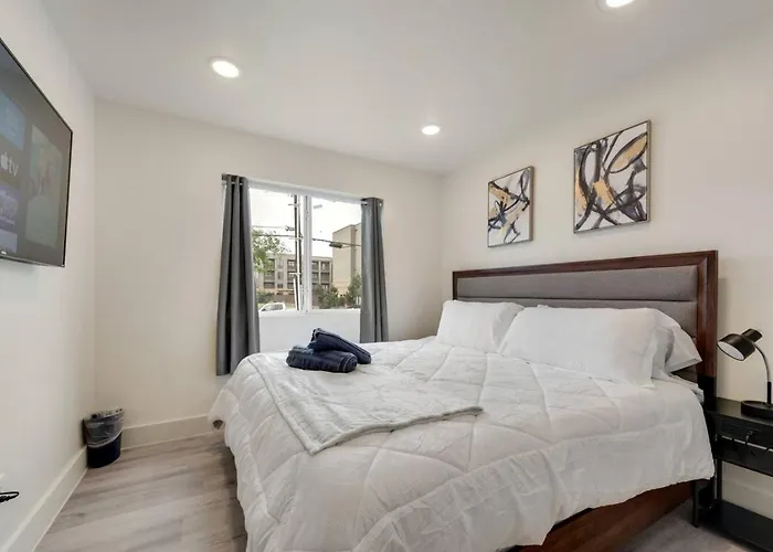 New! Modern Comfort 5 Min From Downtown & Deep Ellum