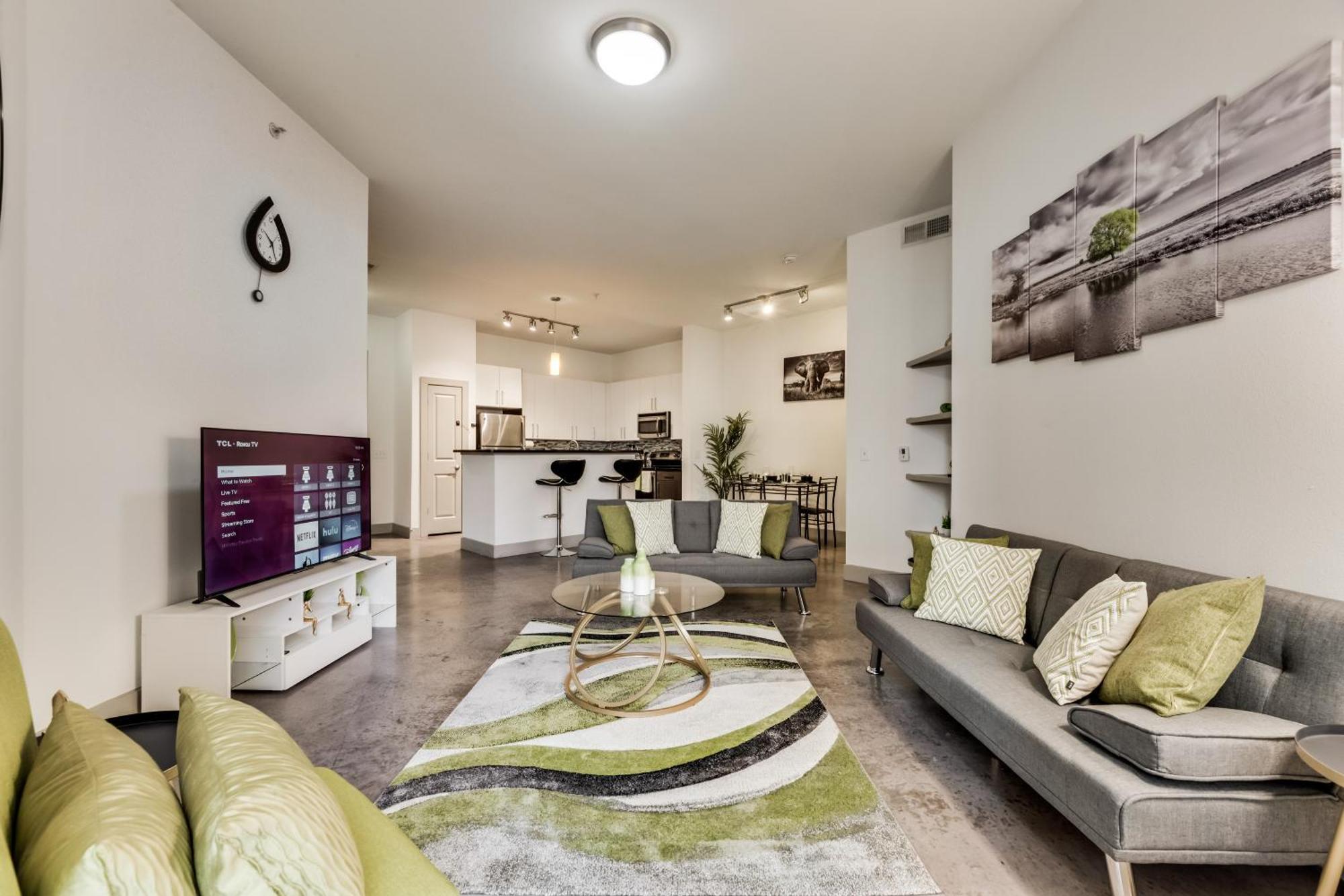 Tranquil 2br I Pool I Gym I Parking I Workspace Dallas