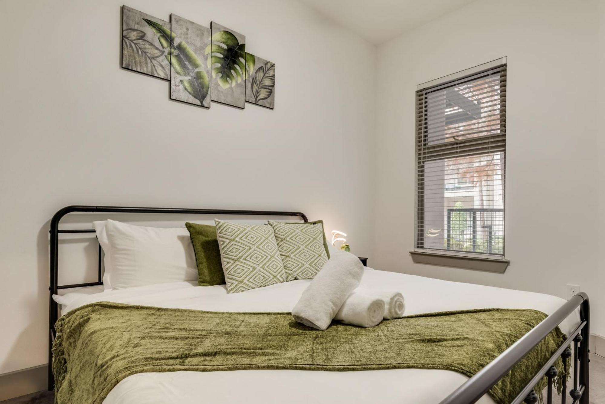 Tranquil 2br I Pool I Gym I Parking I Workspace Dallas