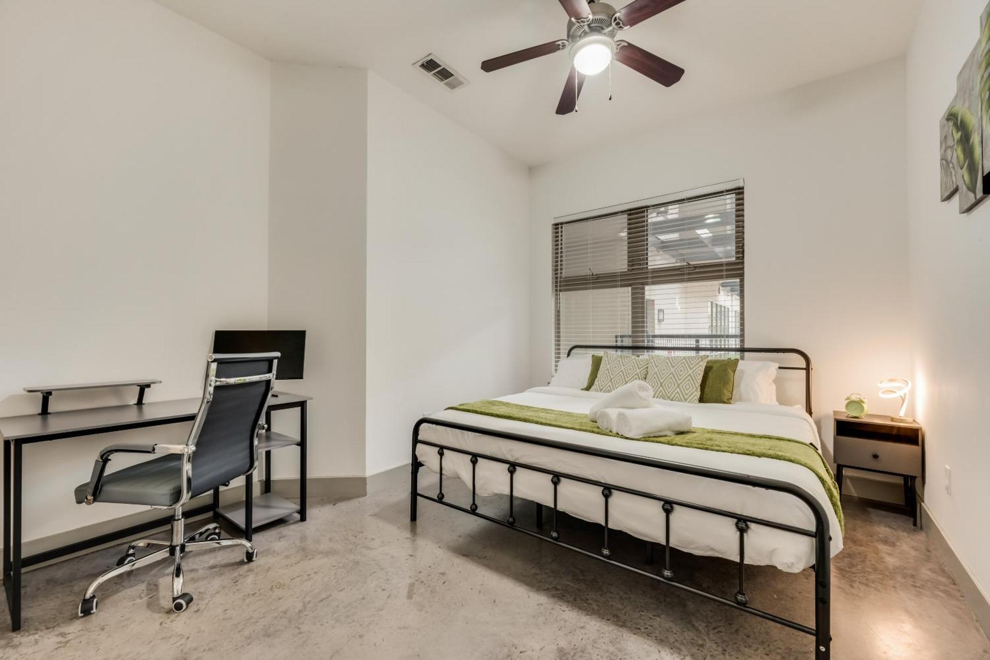 Tranquil 2br I Pool I Gym I Parking I Workspace Dallas