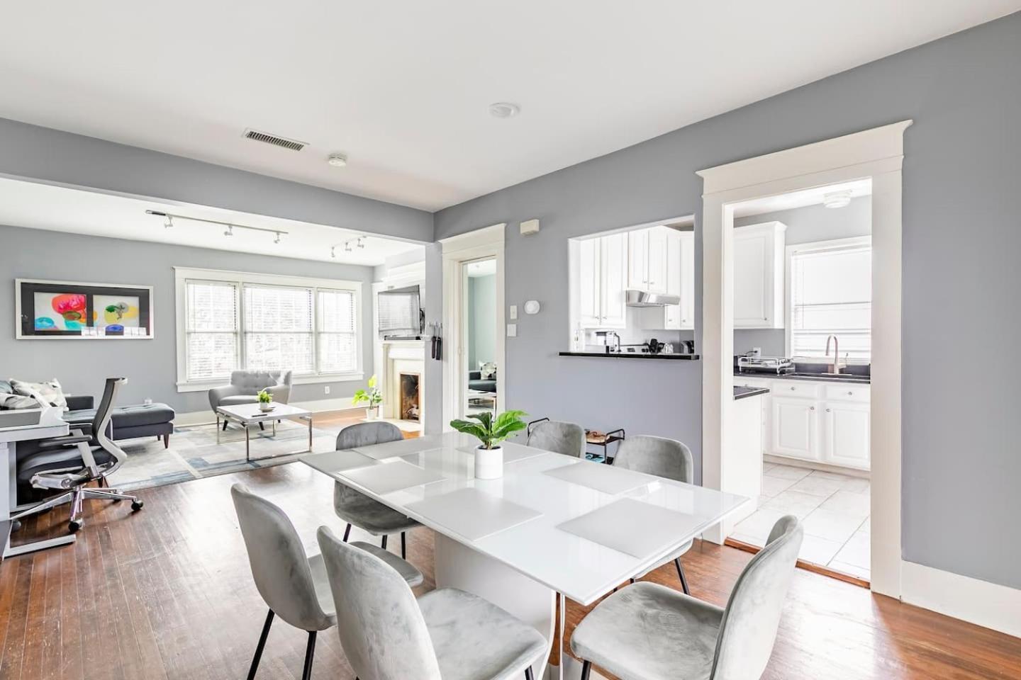 Charming 4br Duplex In Oak Lawn Private Backyard Dallas