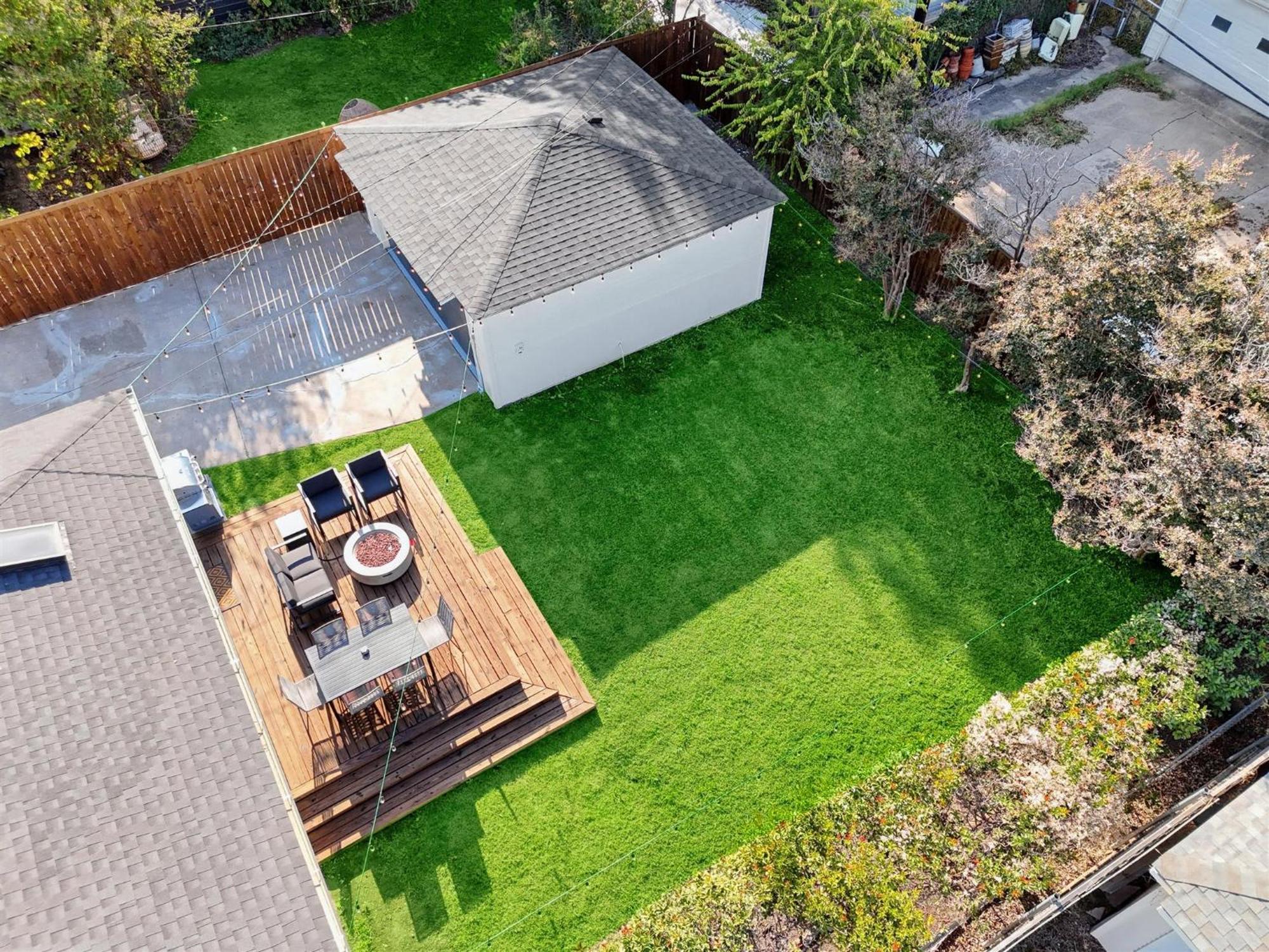 3-bd 3-ba Ft Backyard W Deck & Firepit Dallas