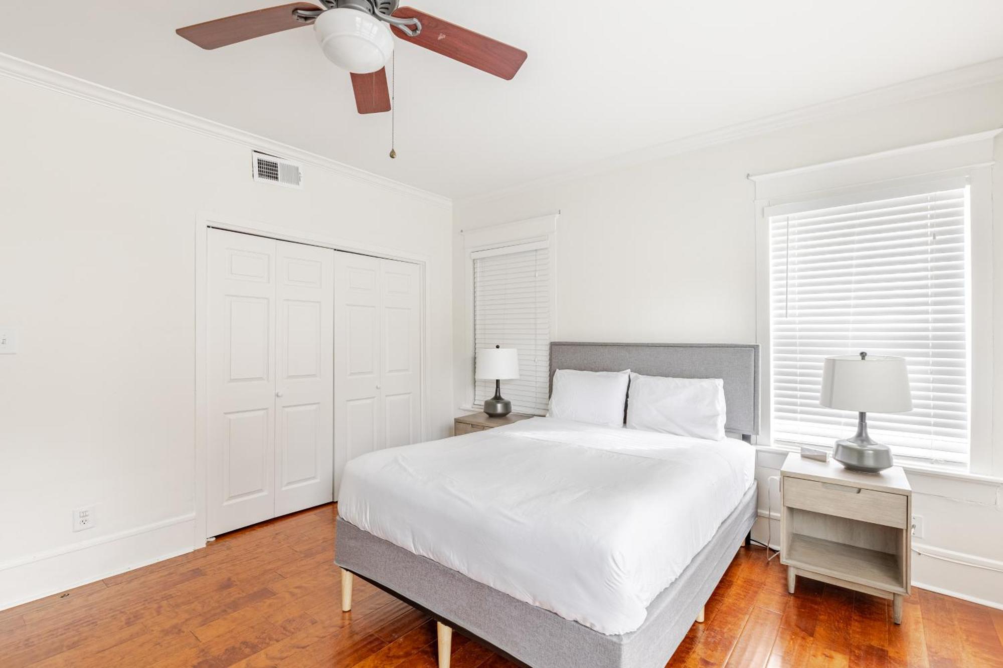 Charming 4br Duplex In Oak Lawn Private Backyard Casa de férias