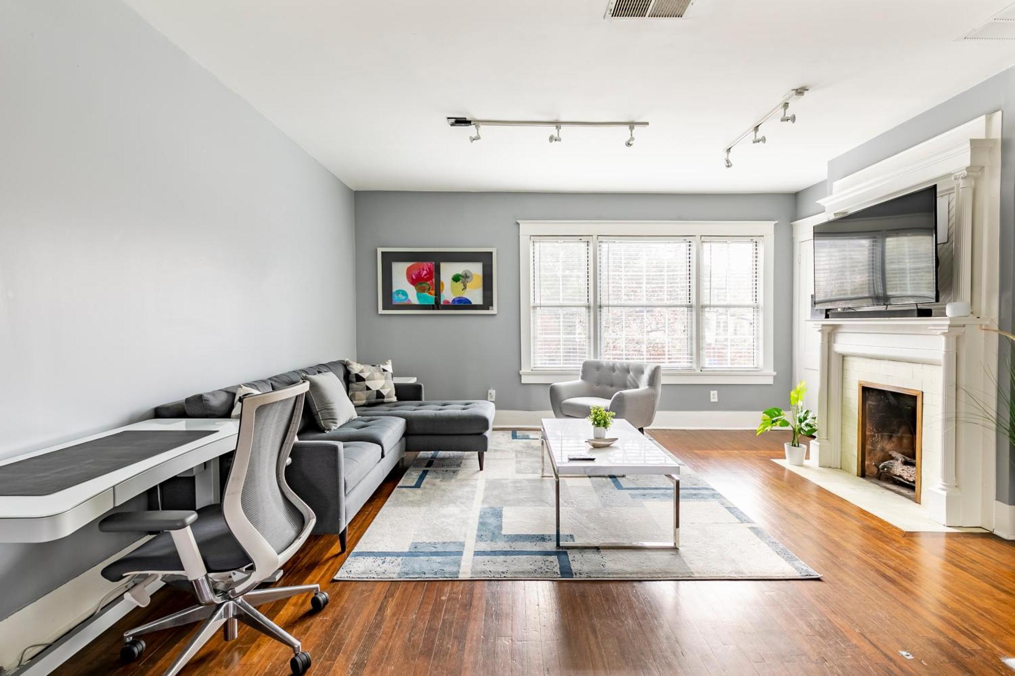 Charming 4br Duplex In Oak Lawn Private Backyard Dallas