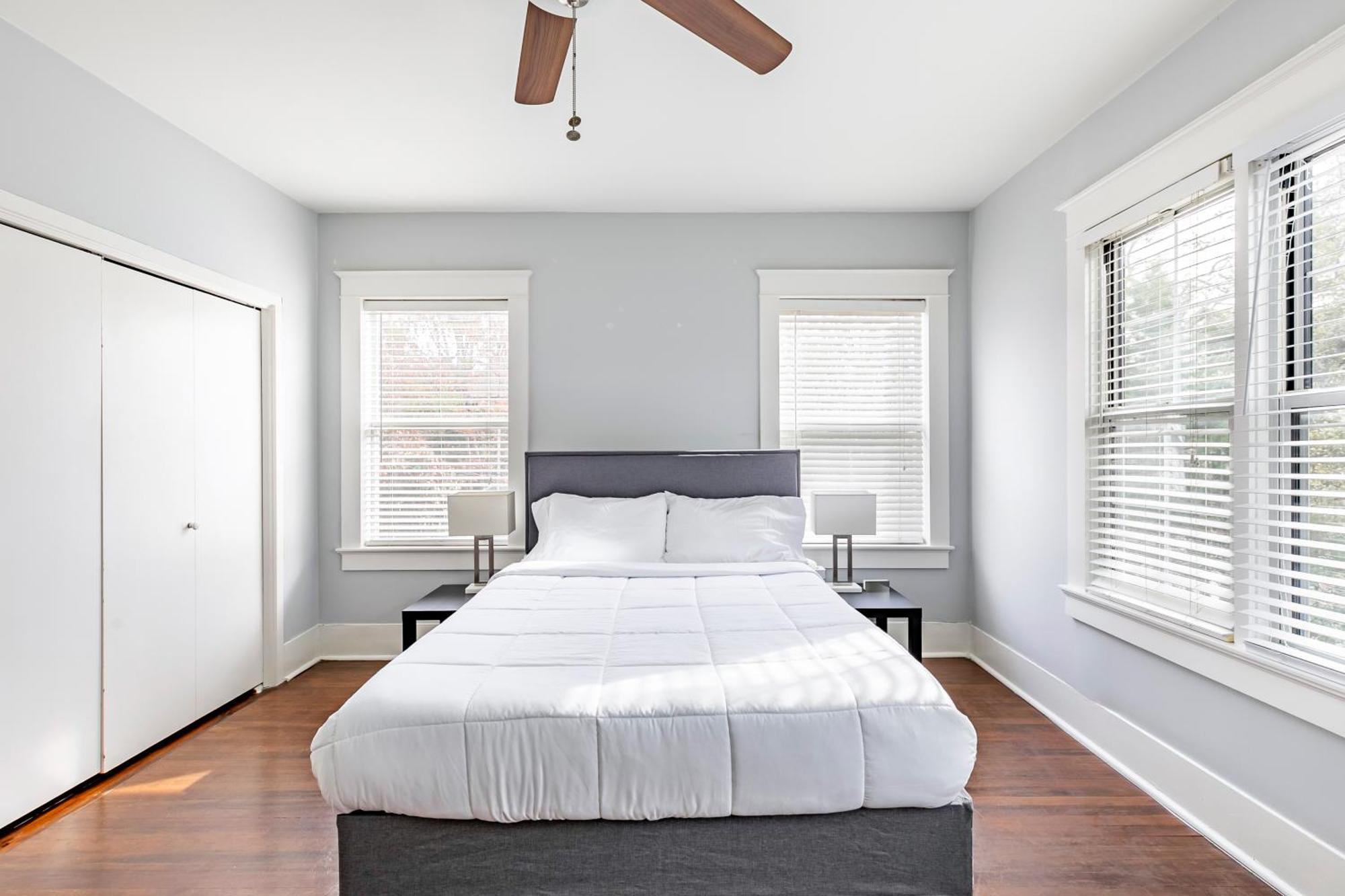 Casa de férias Charming 4br Duplex In Oak Lawn Private Backyard Dallas