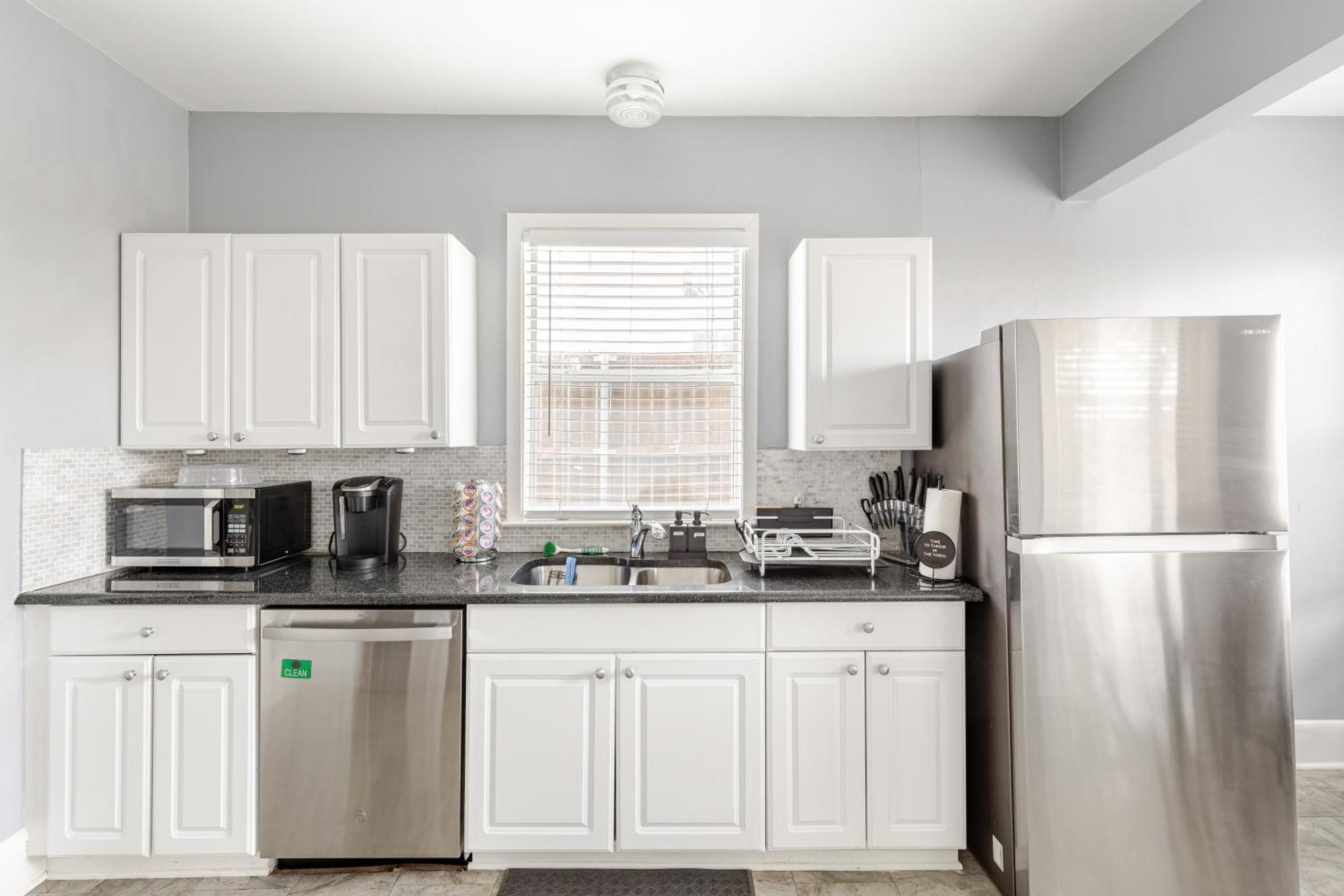 Charming 4br Duplex In Oak Lawn Private Backyard * Dallas