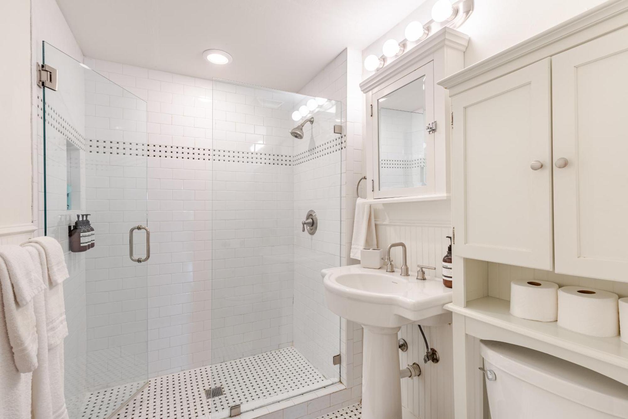 Charming 4br Duplex In Oak Lawn Private Backyard Casa de férias