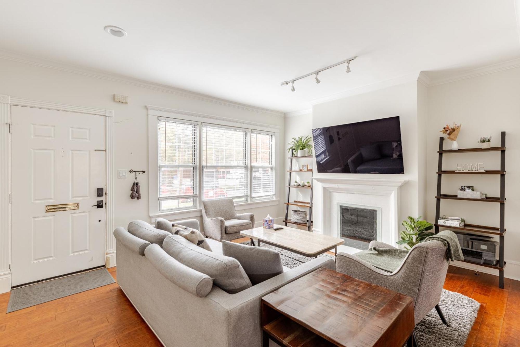 Charming 4br Duplex In Oak Lawn Private Backyard Dallas