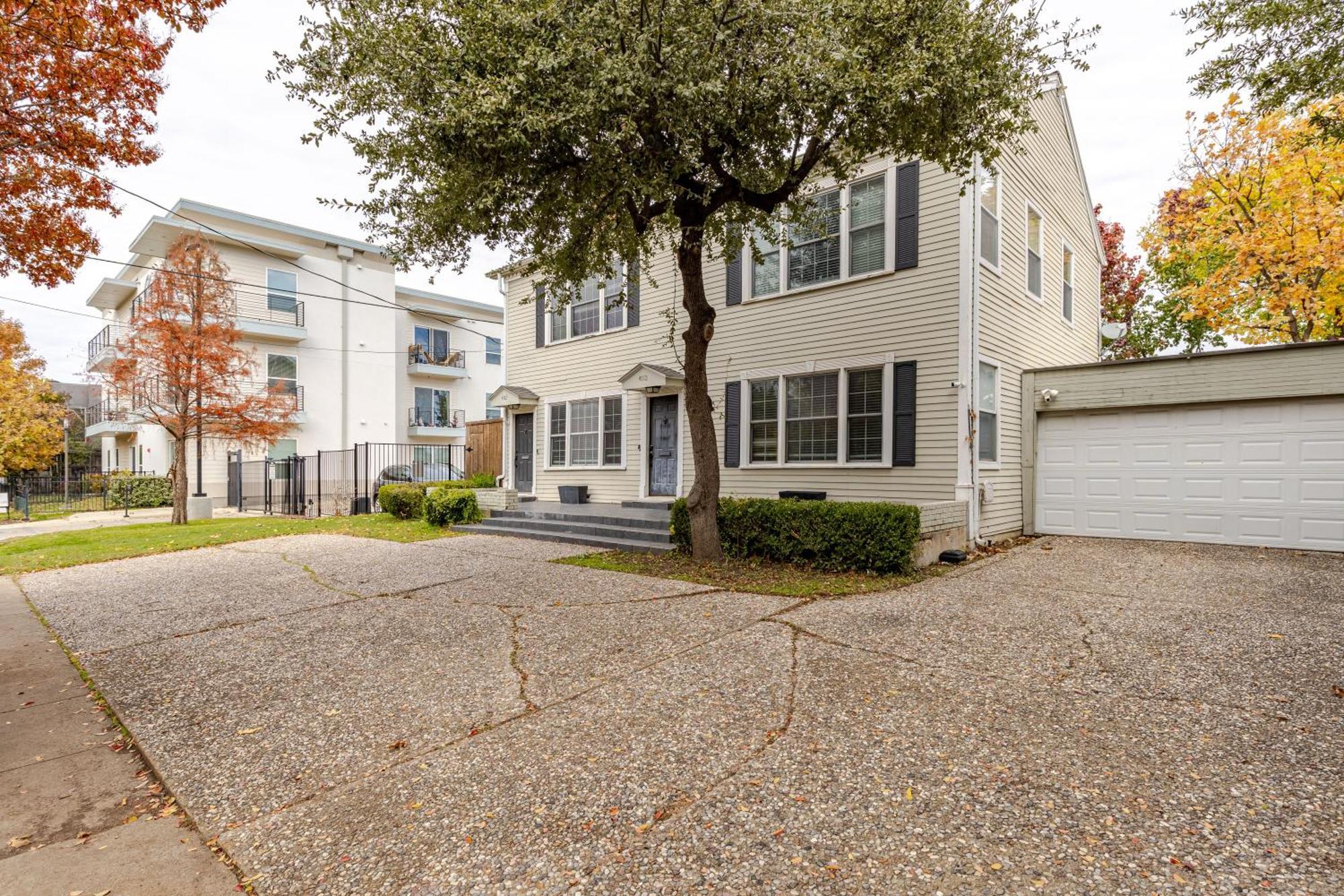 Charming 4br Duplex In Oak Lawn Private Backyard * Dallas