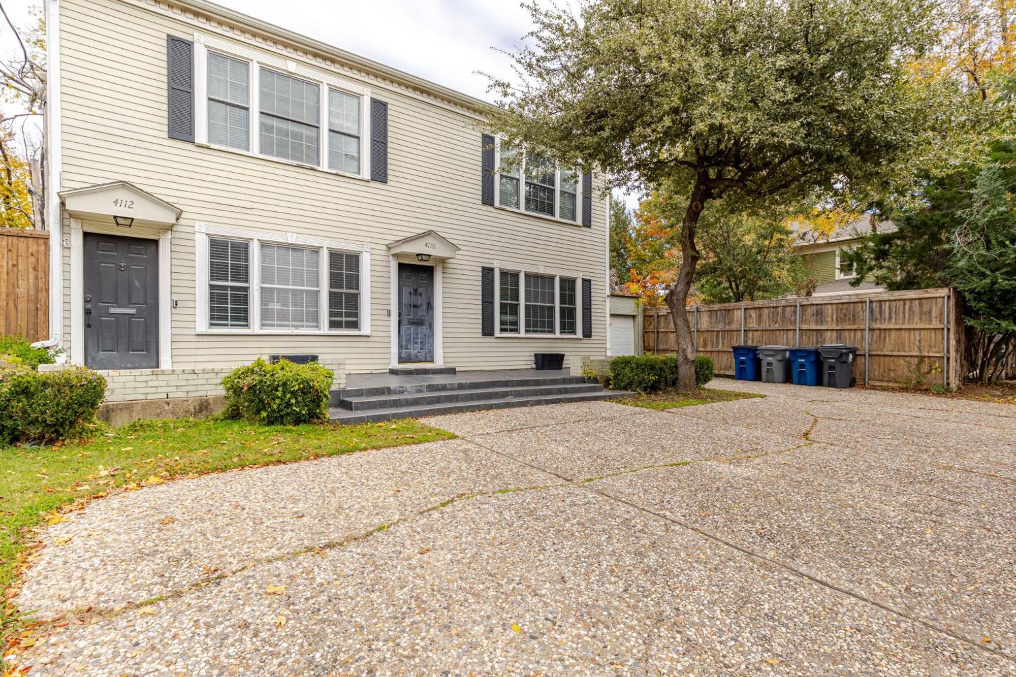 Charming 4br Duplex In Oak Lawn Private Backyard Dallas
