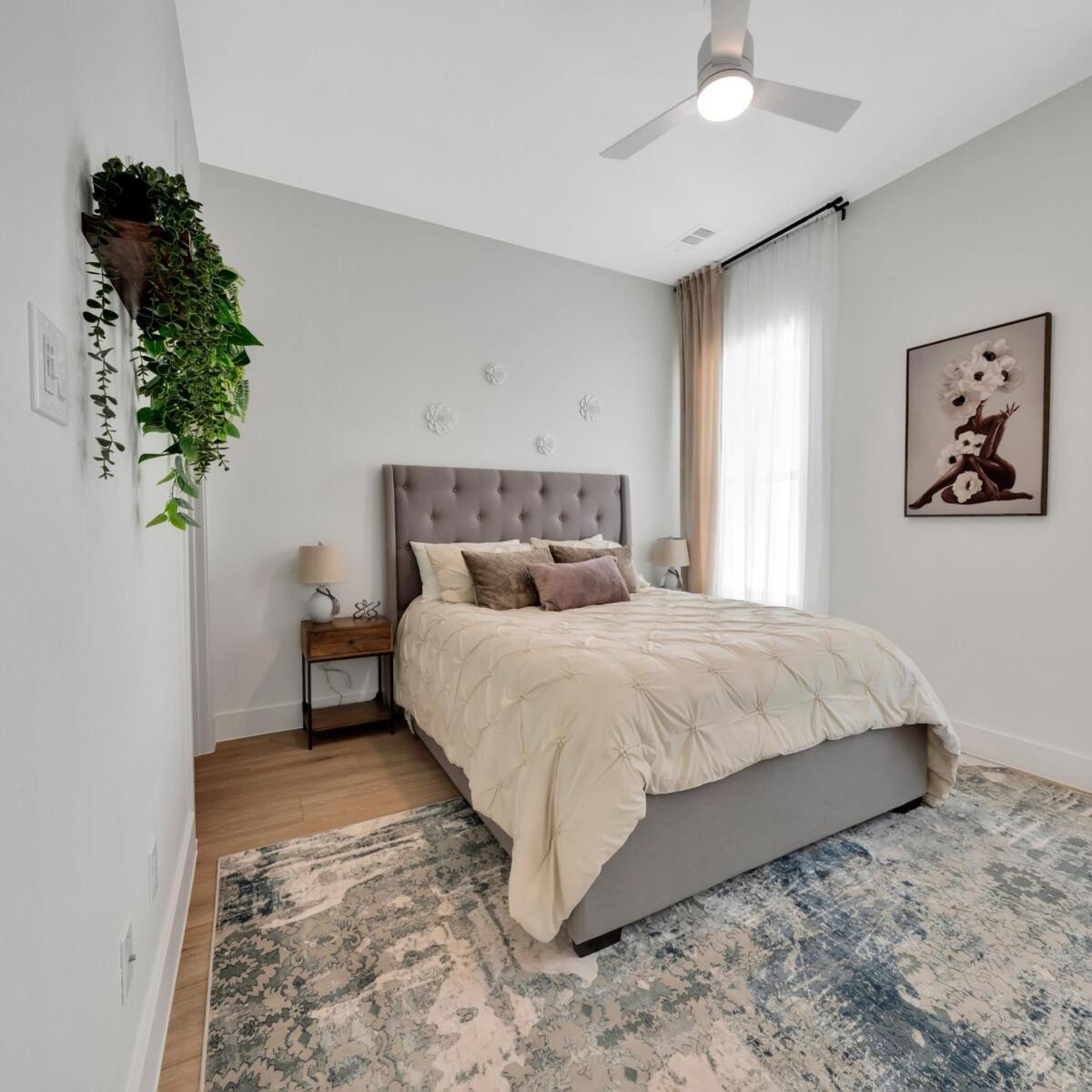 Holiday home Uptown Escape L Stylish Near Downtown
