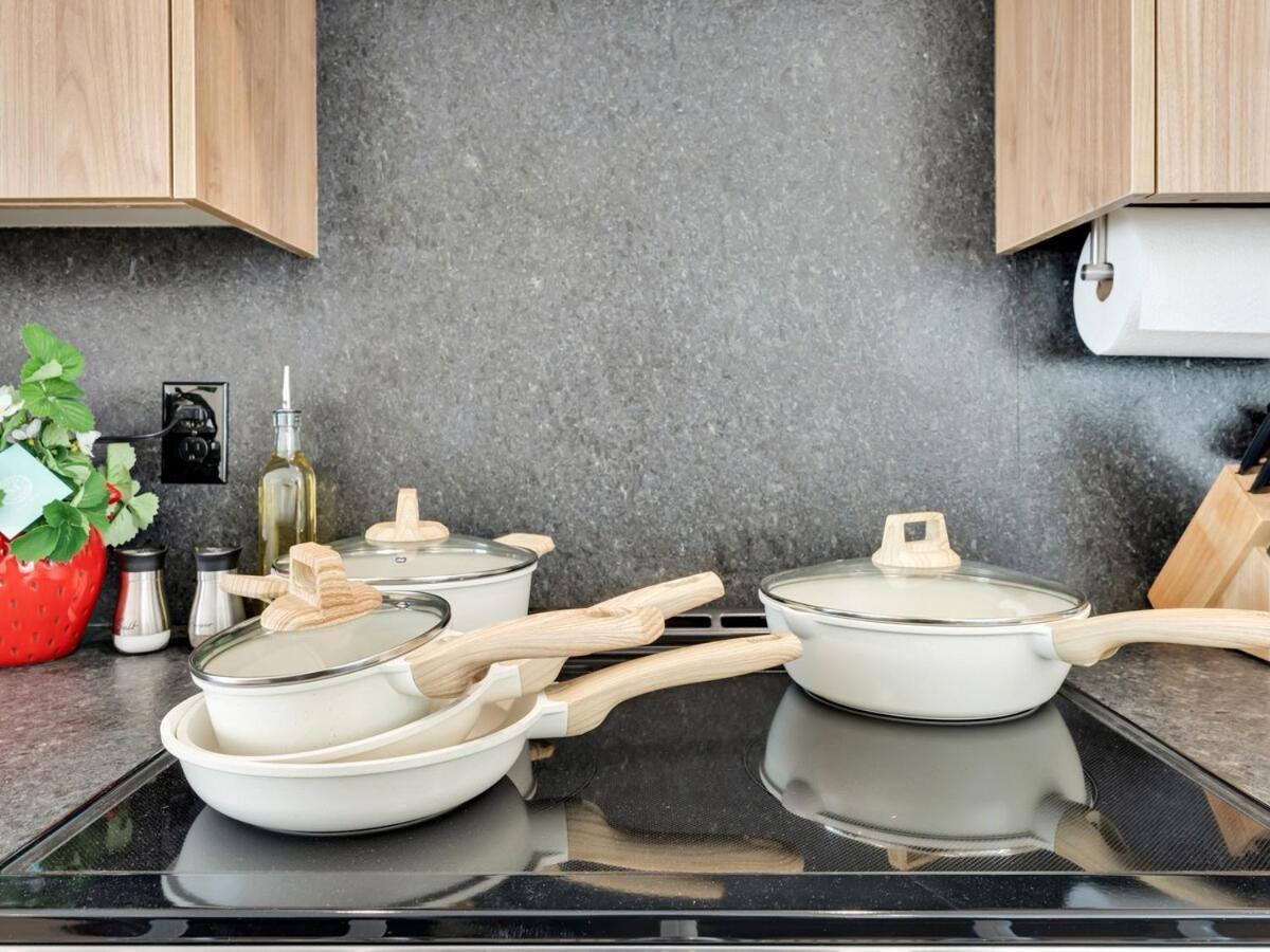 Holiday home Uptown Escape L Stylish Near Downtown *
