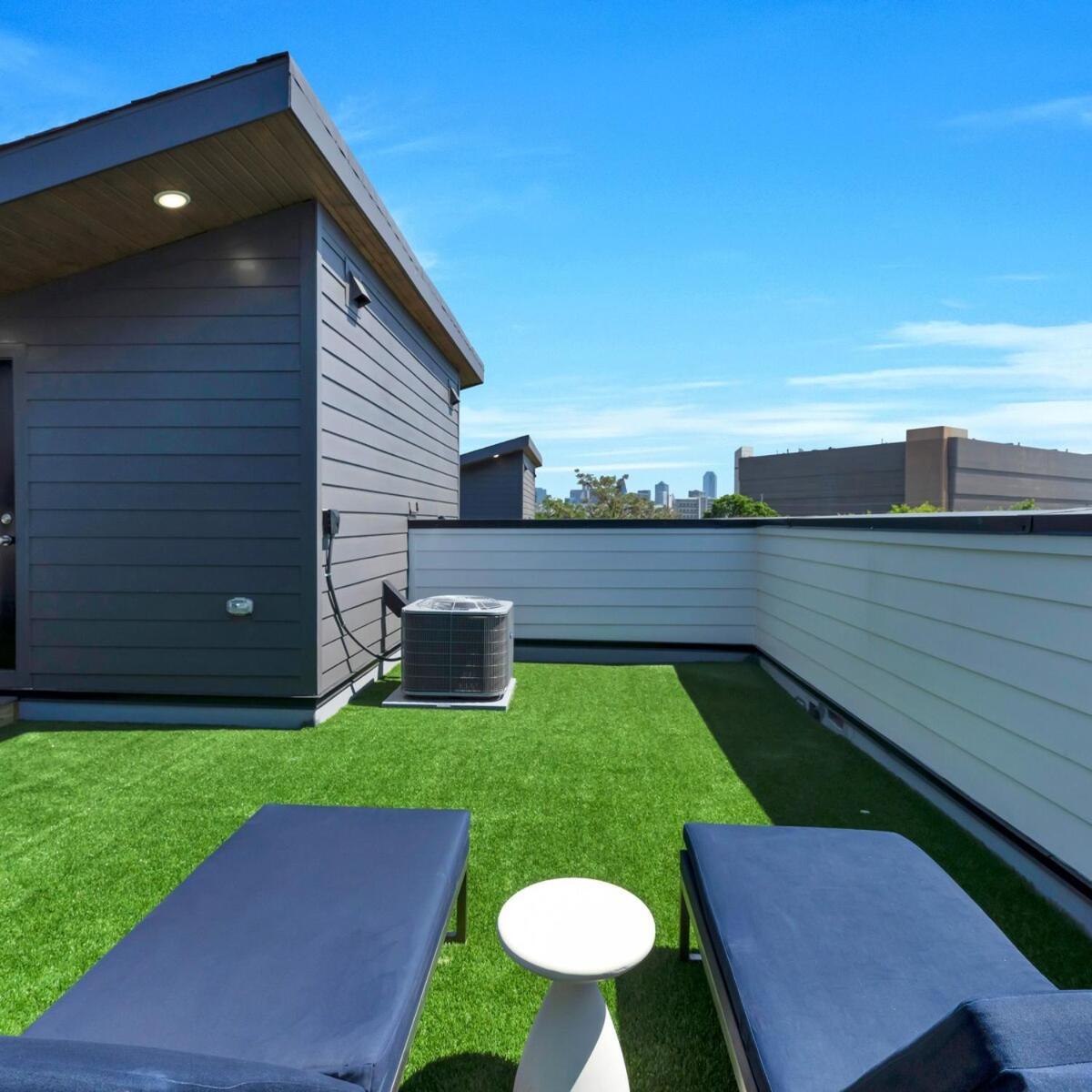 Holiday home Uptown Escape L Stylish Near Downtown *