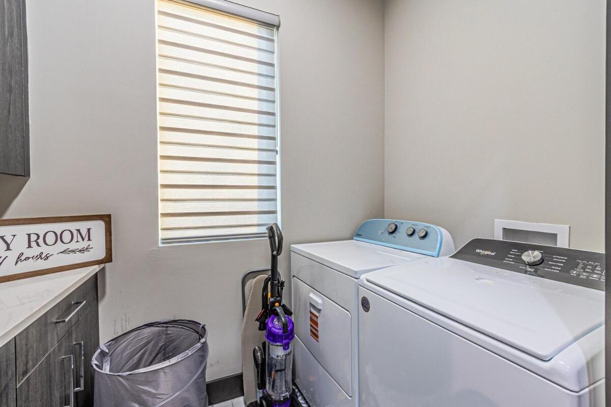 Oak Lawn Luxe Stay- Hot Tub, Arcades, Pool Table & Dallas
