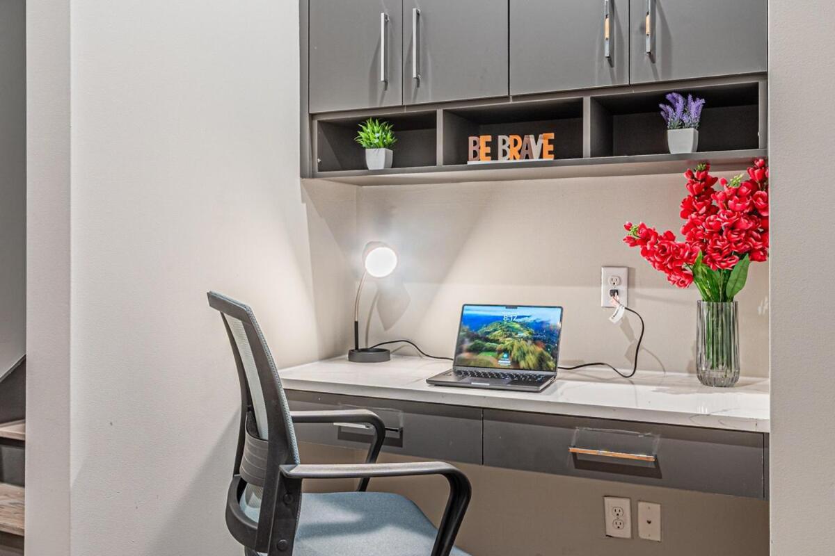Holiday home Oak Lawn Luxe Stay- Hot Tub, Arcades, Pool Table & Dallas