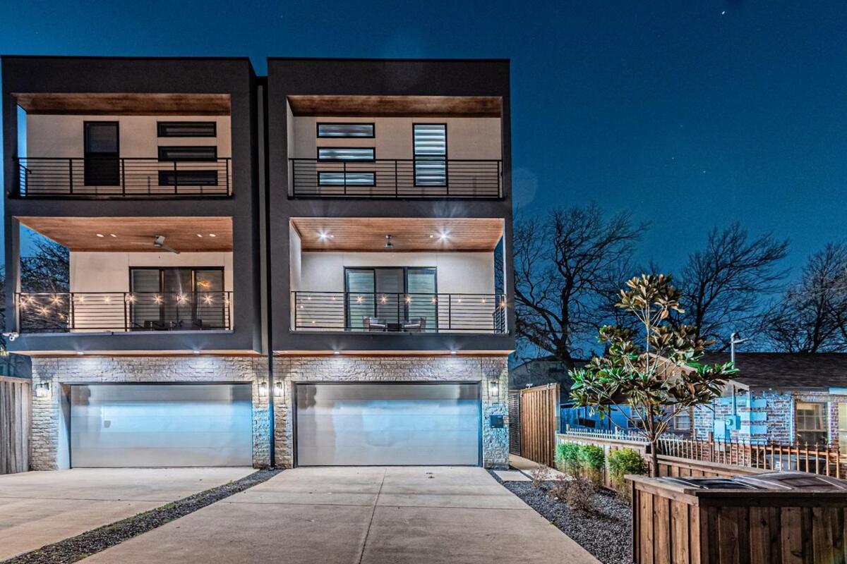 Oak Lawn Luxe Stay- Hot Tub, Arcades, Pool Table & Holiday home Dallas