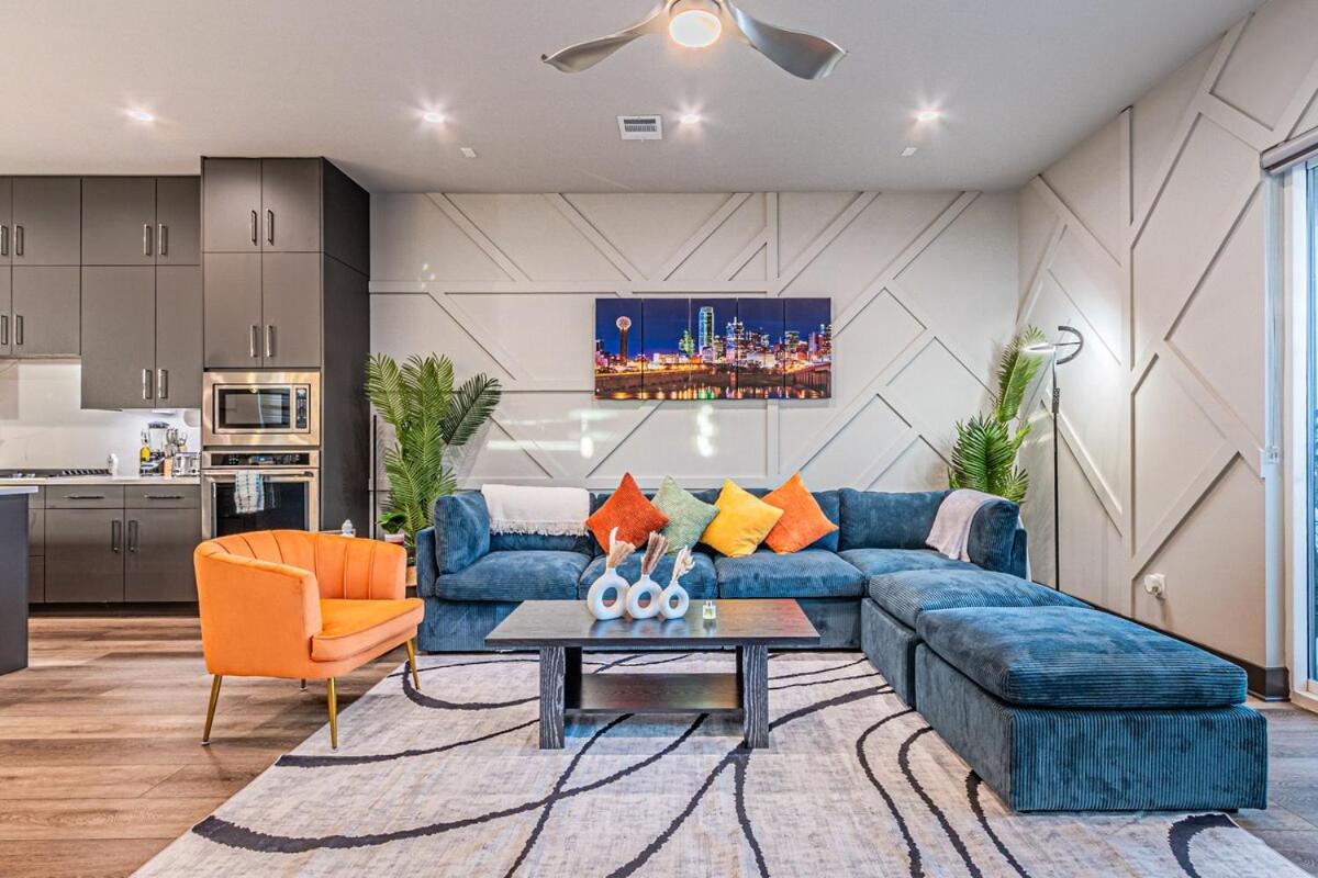 Oak Lawn Luxe Stay- Hot Tub, Arcades, Pool Table & *