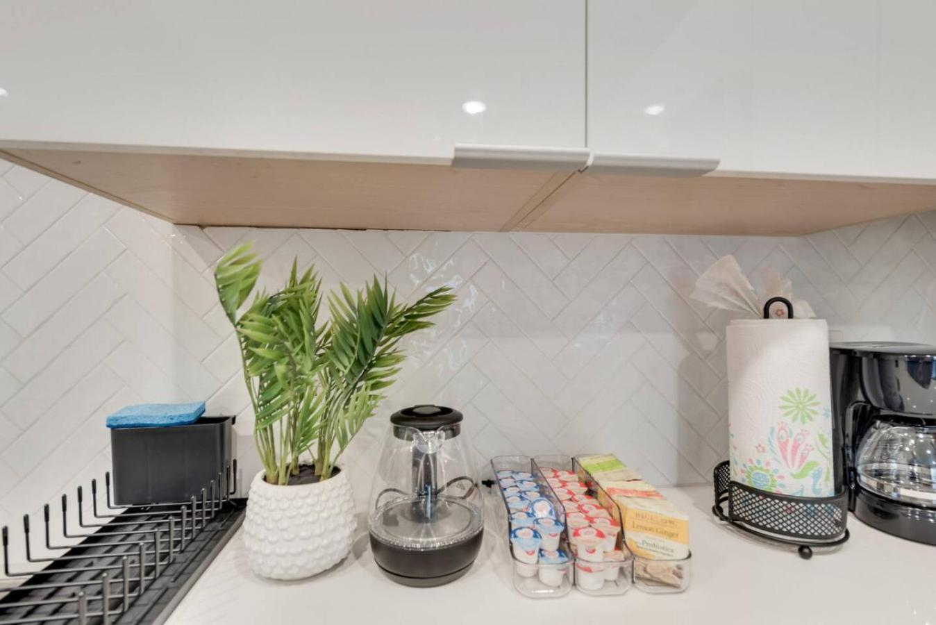 Apartment New! Modern Comfort 5 Min From Downtown & Deep Ellum