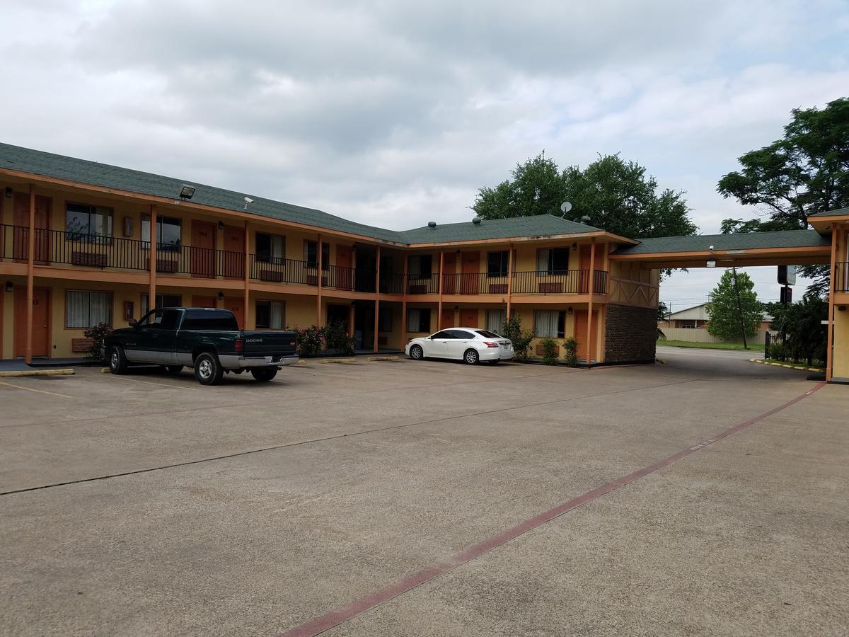 Motel Season 2*