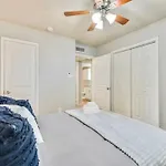 Urban Relaxation 2 Bedroom Apartment