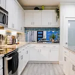 6 Bedroom Big Dallas Home W Hot Tub , Fire Pit & Basketballhoop