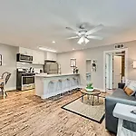 Lovely Dallas Flat Near Downtown