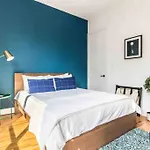 Glamorous Perfectly Located Luxury 2 Bed Townhome
