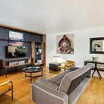Contemporary Dallas Condo With Pool Access!