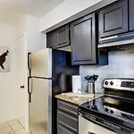 Contemporary Dallas Condo With Pool Access!