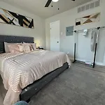 Downtown Dallas Lux Abode 1Bd