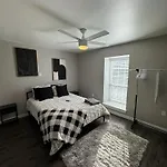 Downtown Dallas - Modern 1Bed 1Bath Escape