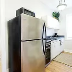 Trendy Flat, Lower-Greenville Ave Area