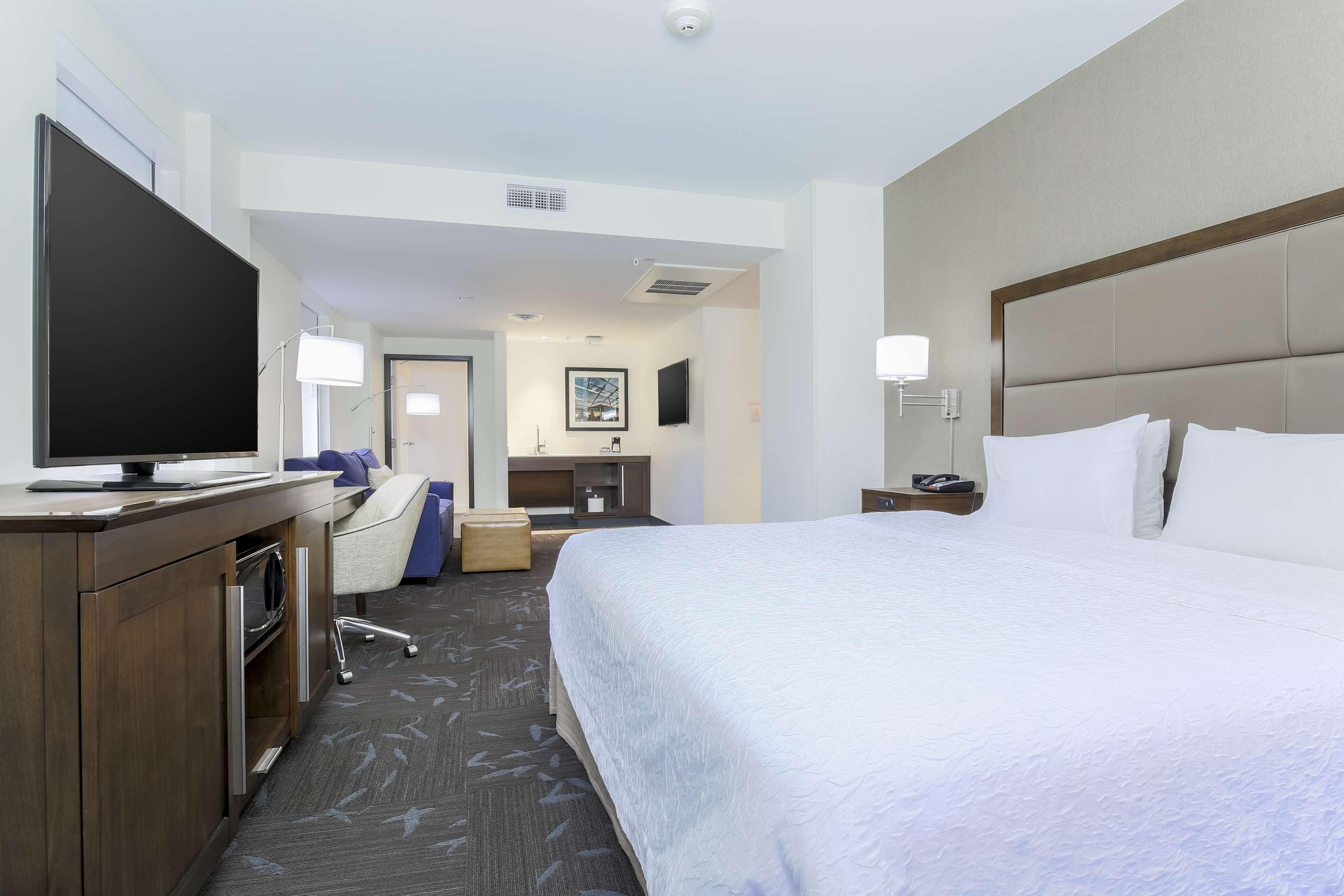 Hampton & Downtown 3*