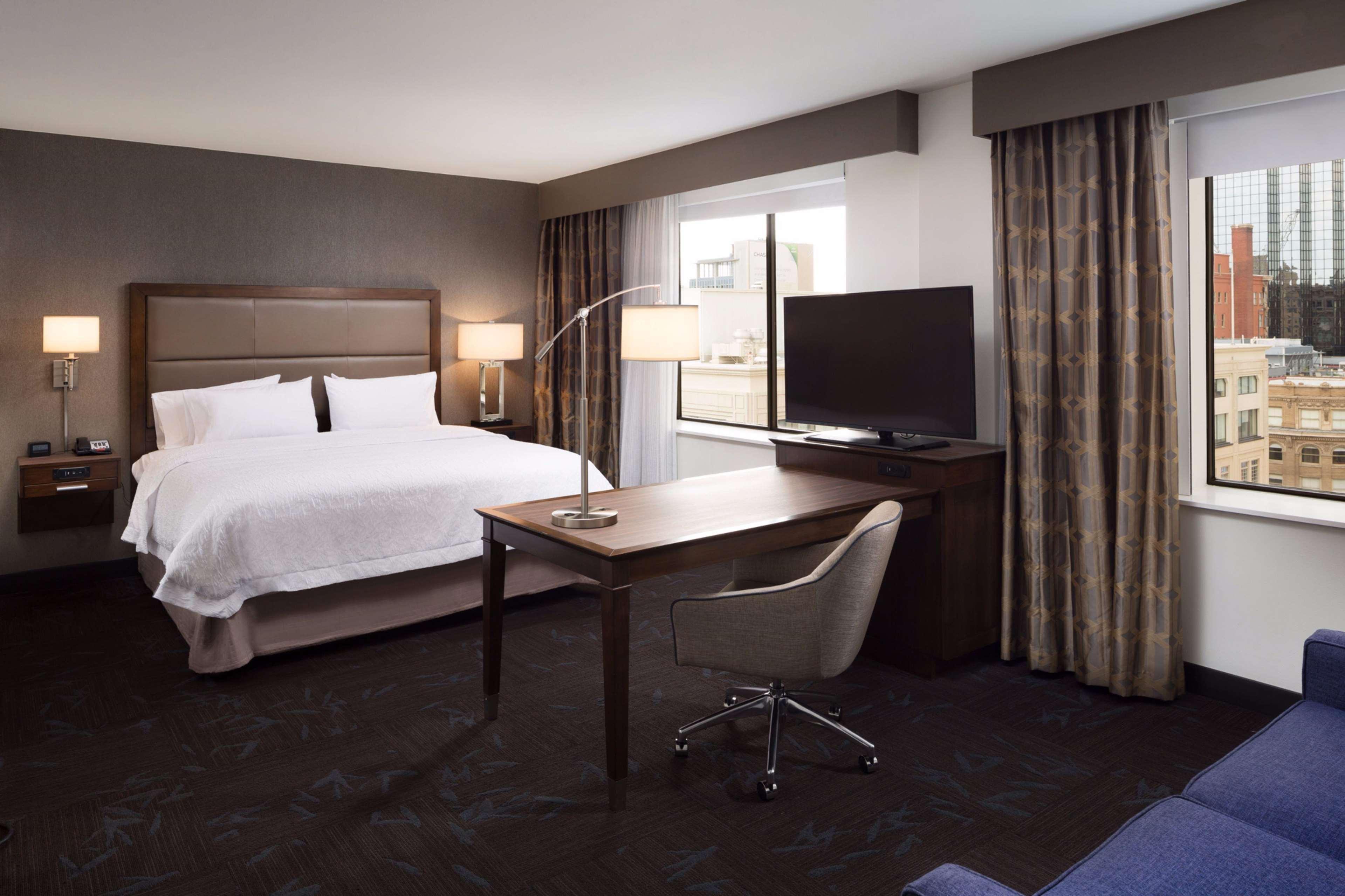 Hampton & Downtown Hotel