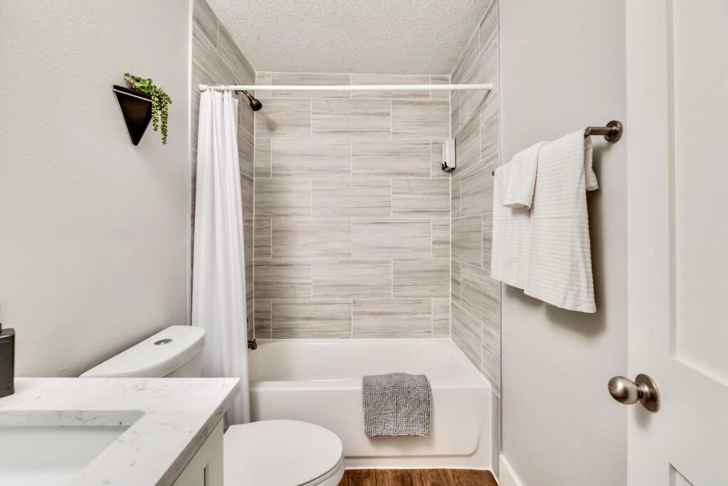For Dallas: Close To Deep Ellum & Aac! Apartment *