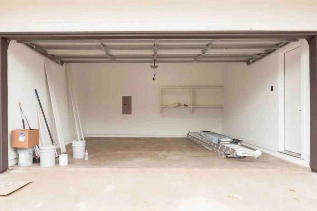 Glamorous Perfectly Located Luxury 2 Bed Townhome Holiday home Dallas