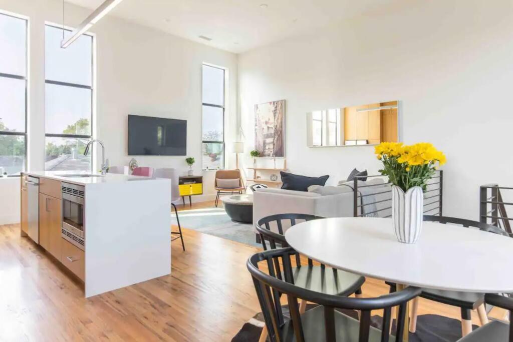 Holiday home Glamorous Perfectly Located Luxury 2 Bed Townhome