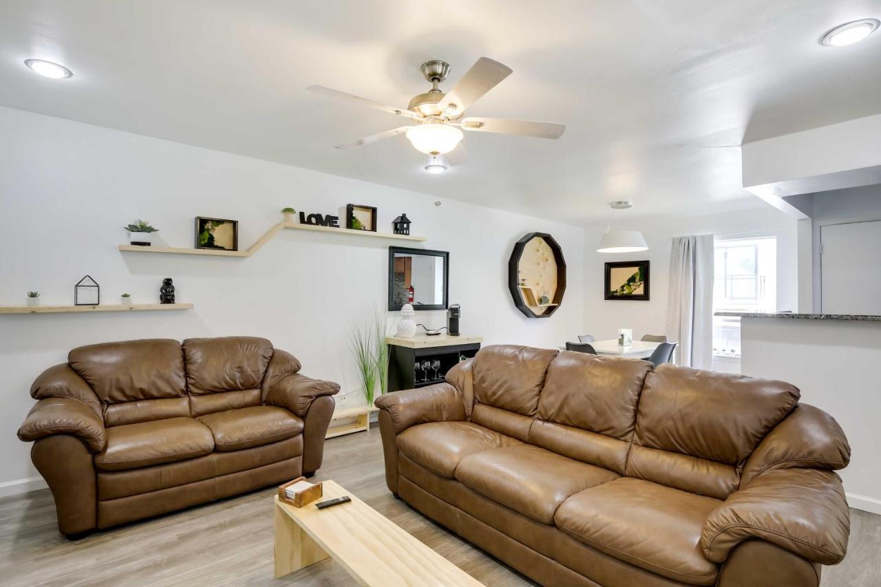 Apartment Serene With Pool - Walkable Location! *