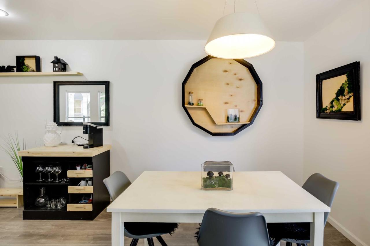 Serene With Pool - Walkable Location! Apartment Dallas