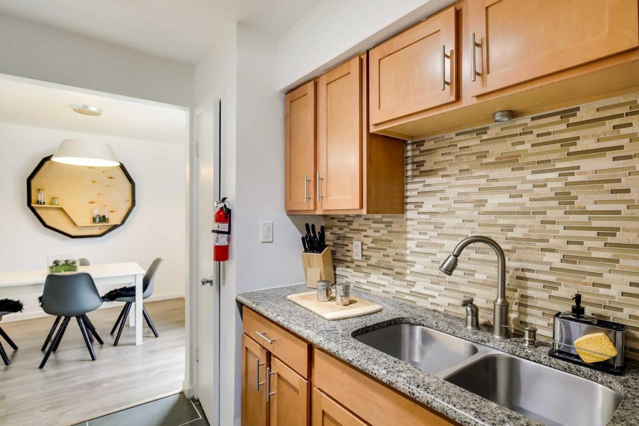 Serene With Pool - Walkable Location! Apartment