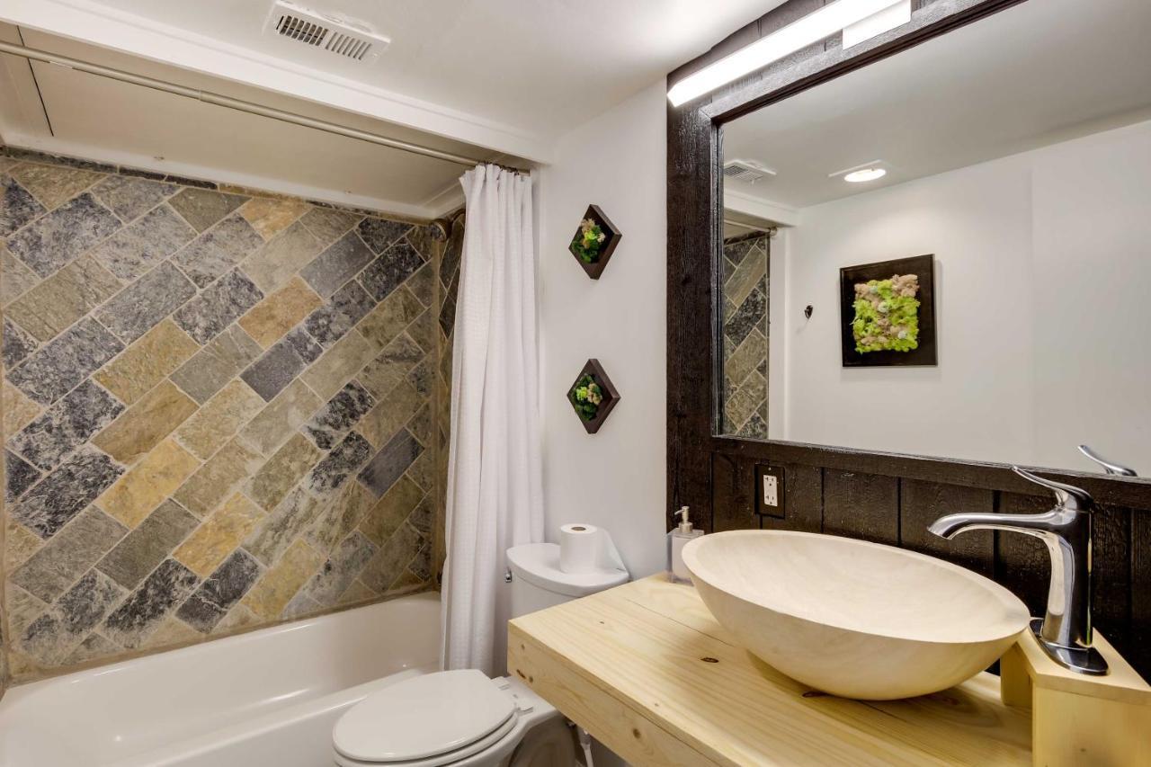 Serene With Pool - Walkable Location! Dallas