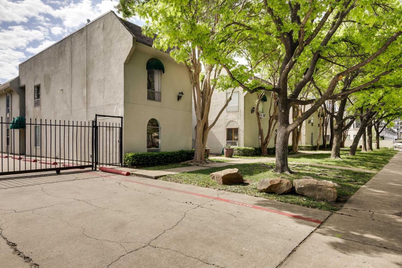 Apartment Serene With Pool - Walkable Location! Dallas
