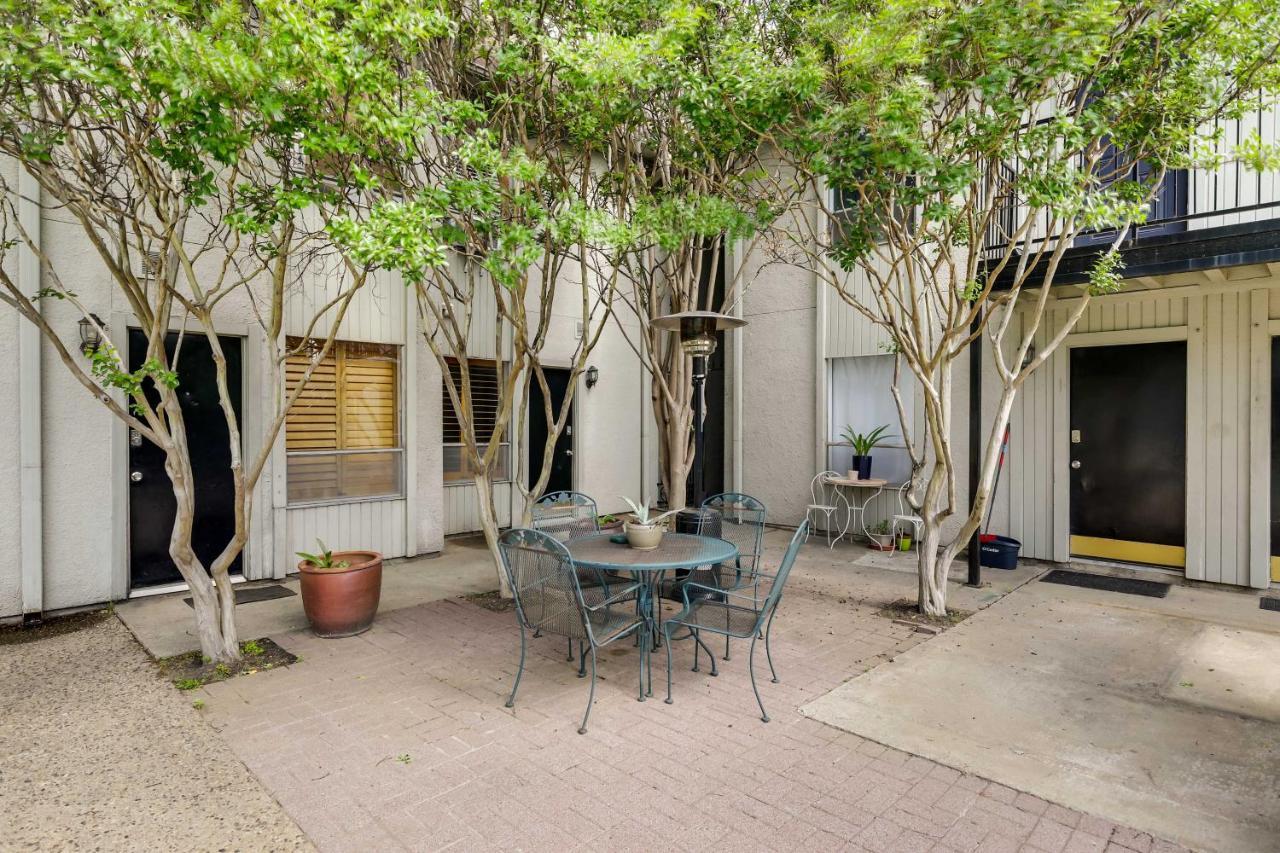 Chic With Pool, Walk To Knox Street! Apartment *