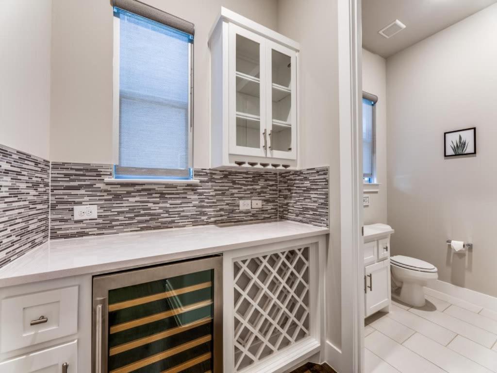 Cozysuites Uptown 3br King Beds Skyline View Apartment *