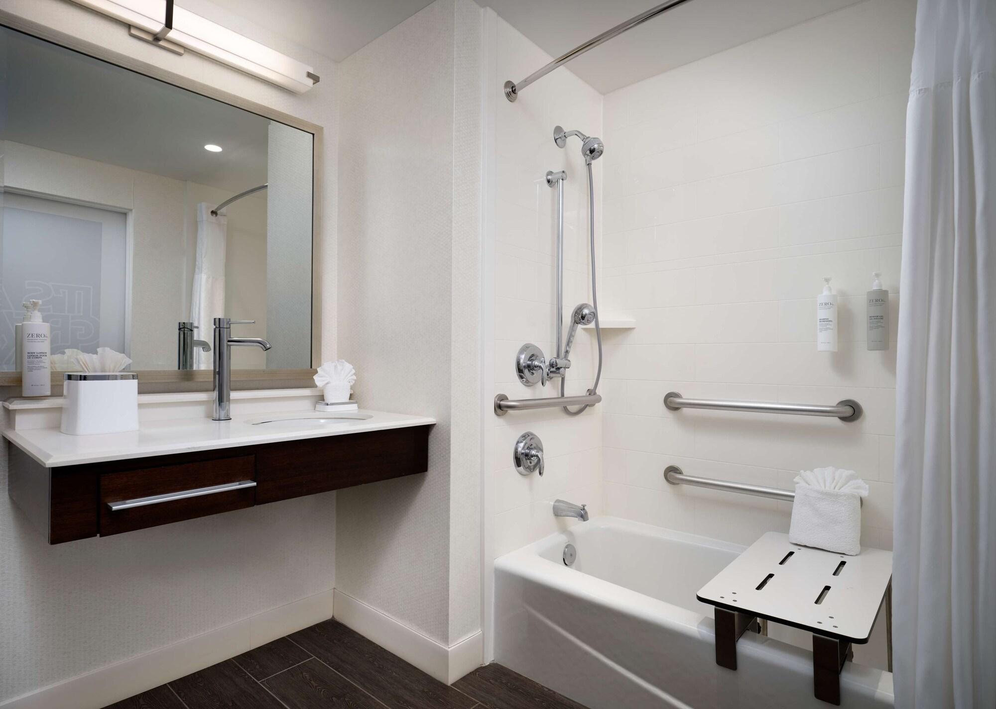 Hampton & Downtown Hotel