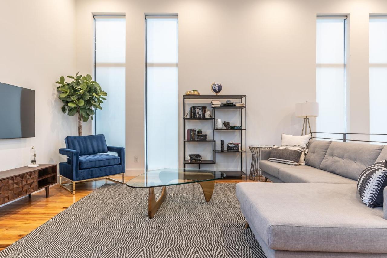 Holiday home Stylish & Perfectly Located Luxury 2-bed Townhome