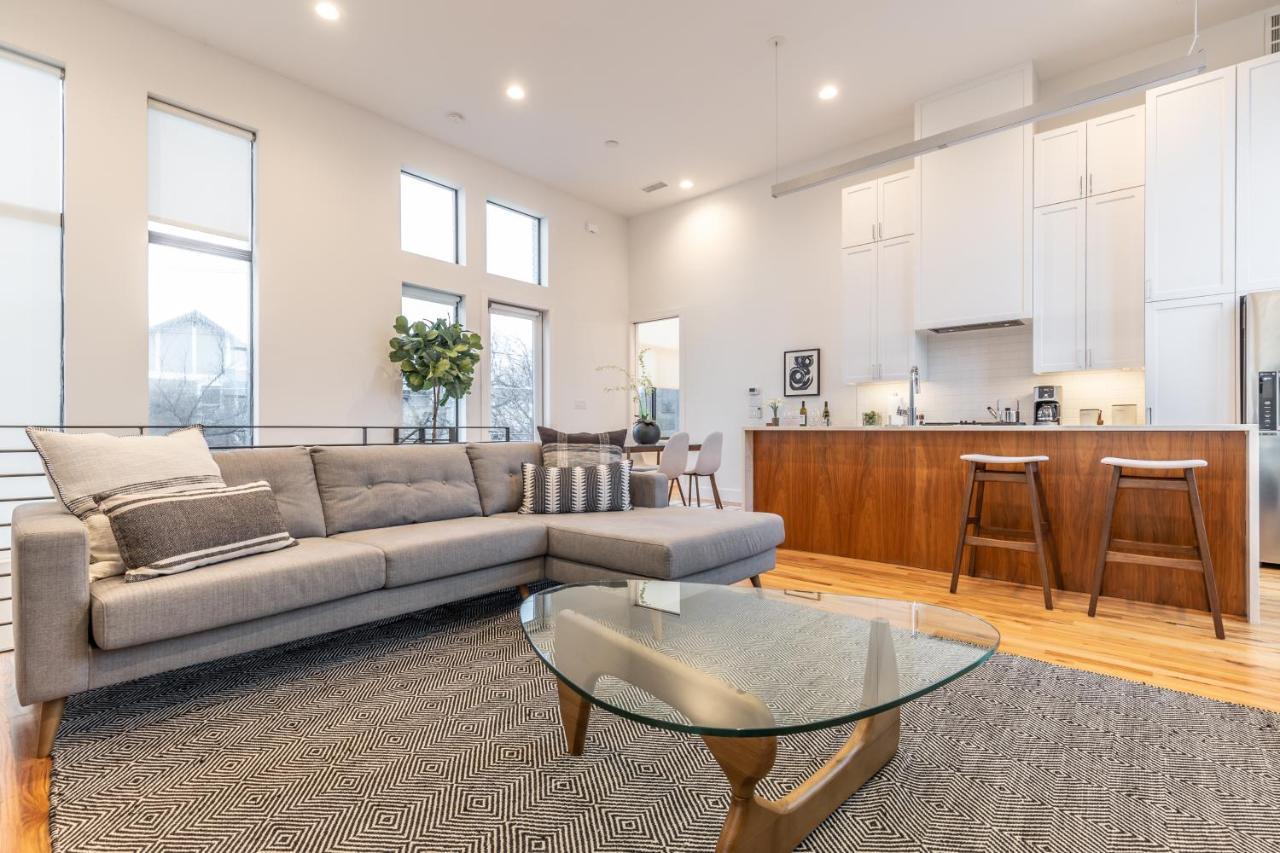 Stylish & Perfectly Located Luxury 2-bed Townhome Holiday home Dallas